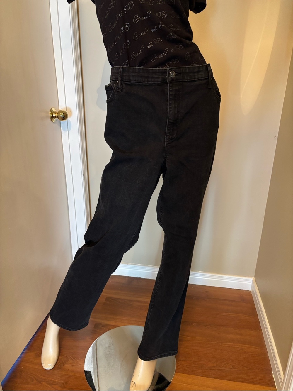 Reitmans Black High-Rise Straight Jeans